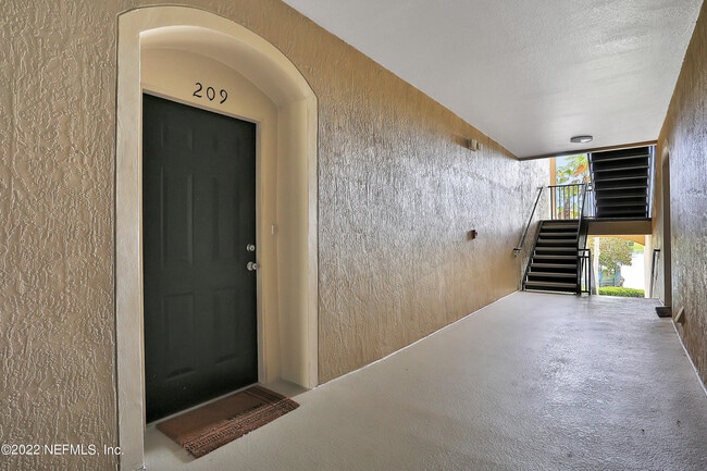 Photo - 7990 Baymeadows Cir E Unidad 209