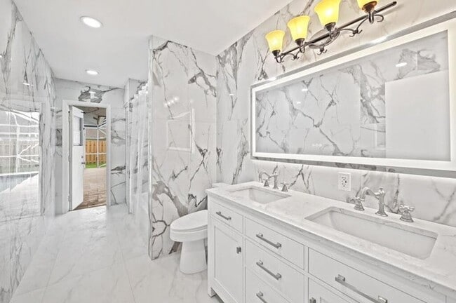 Photo - 20951 Chisolm Way