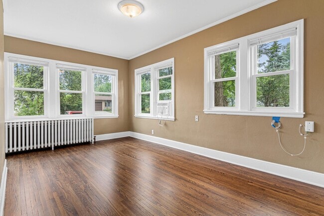 Building Photo - 1759 Pleasant St Unit 1
