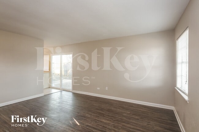 Photo - 6217 Pine St