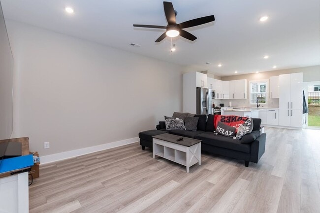 2121 Titanium Rock Rd