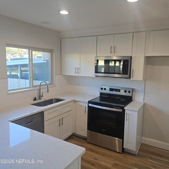 Photo - 8205 Kensington Square