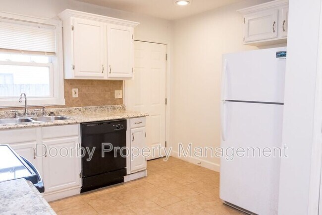 Photo - 604 S Cherokee St