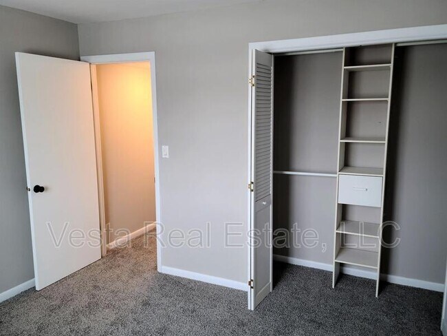 Photo - 3623 N Sterling Ave Unit B16