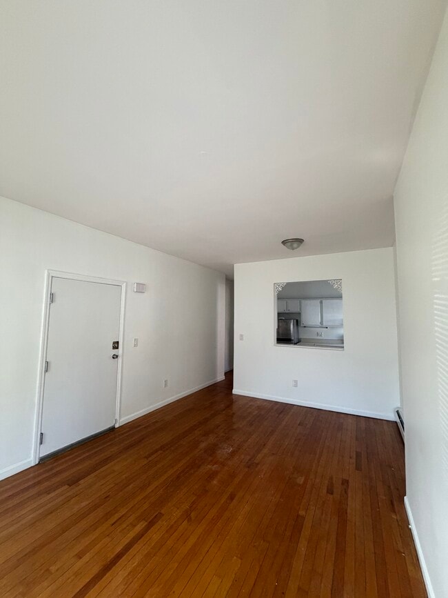 6 N Clover St Unit 1