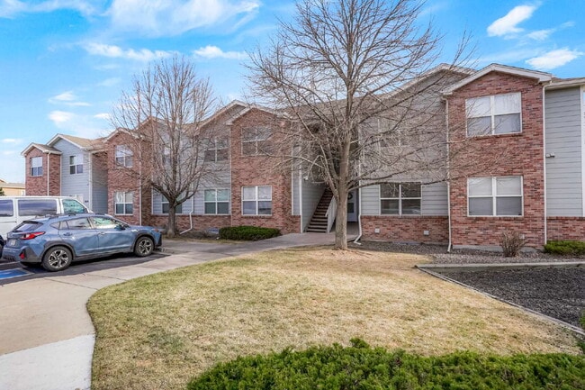 Building Photo - Great Two Bedroom Condo with Garage Unit 203