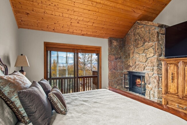 Photo - 2055 Faraway Rd