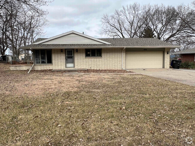 Building Photo - 2956 Hubbell Ave Rental