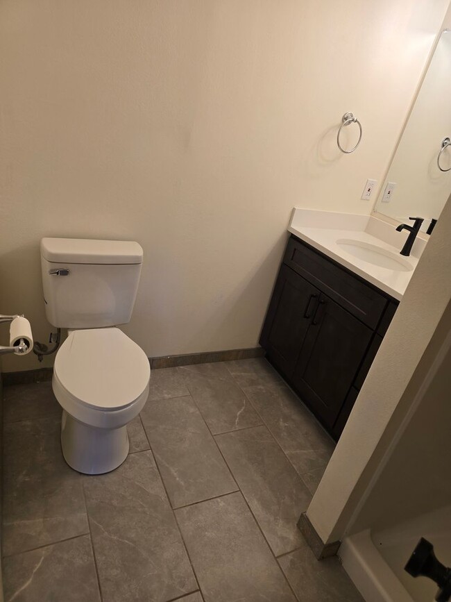 Photo - 1bed 1bath Home in Tacoma with lots of parking and W/D