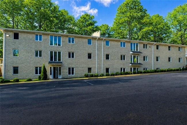 Building Photo - 166 Anderson Ave NW Unit B08