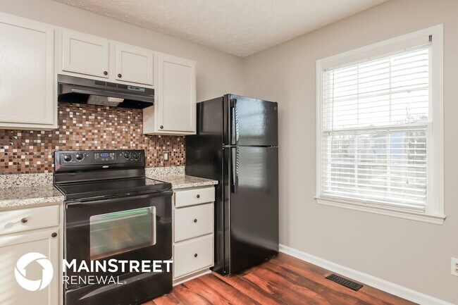 Photo - 3709 Phillips Way W