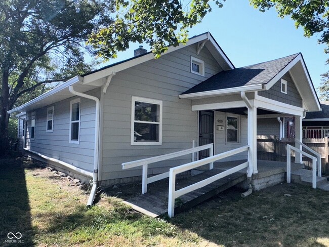 Photo - 2921 E Brookside Ave