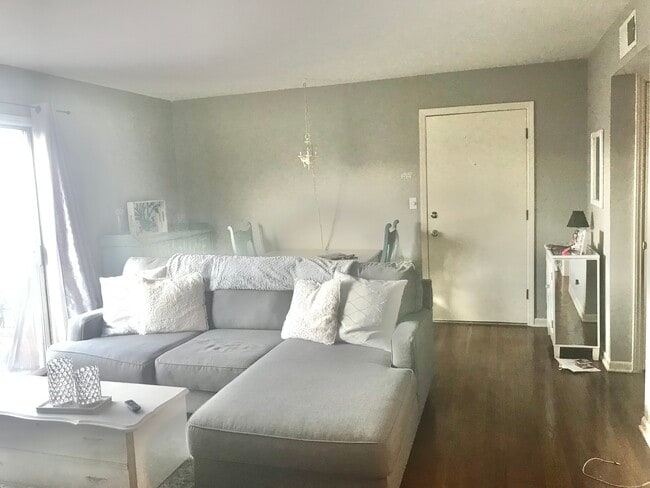 Photo - 4426 Jarboe St Unit 5