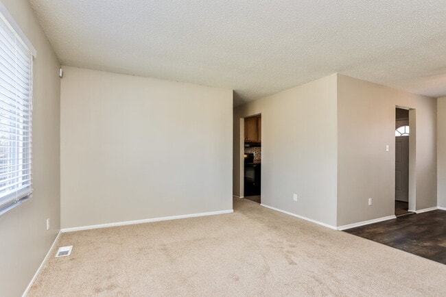 Photo - 1865 Battlefield Dr