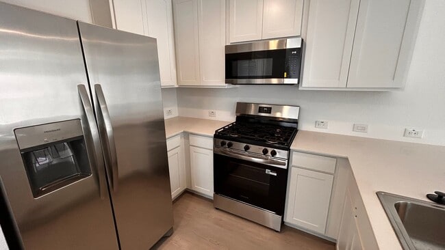 Photo - 3125 Campeiro Ave