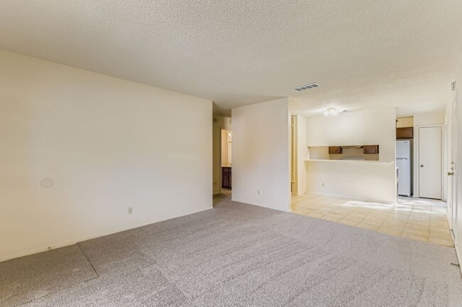 Photo - 1740 Rutland Dr