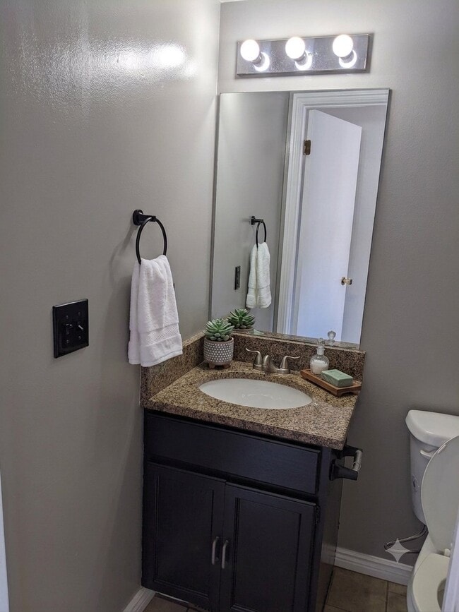 Photo - 862 E 575 N