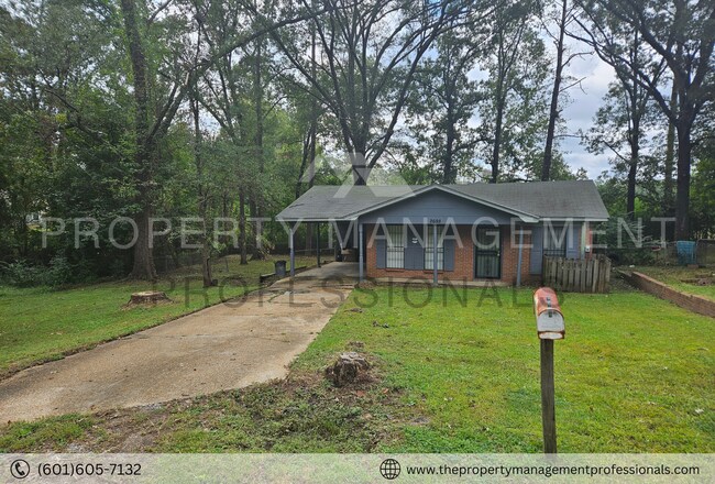 Photo - Cute in a cul de sac