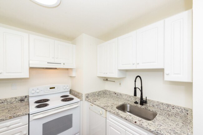 Photo - Lakewood Apartments