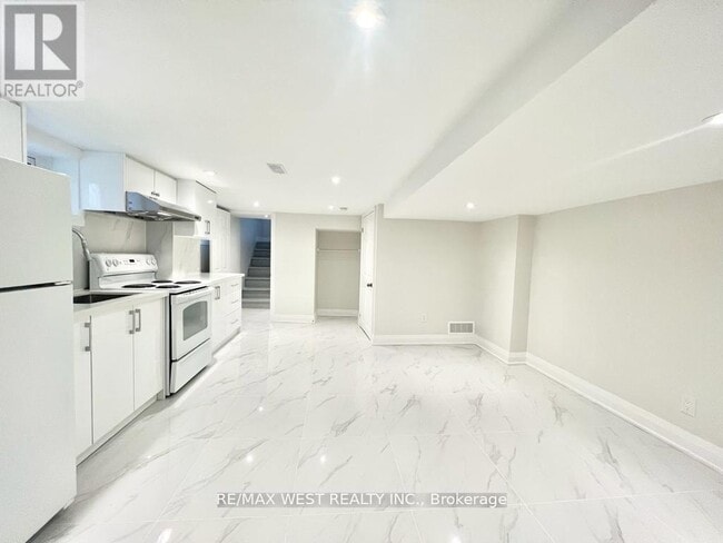 Photo - 4 Sutherland Ave