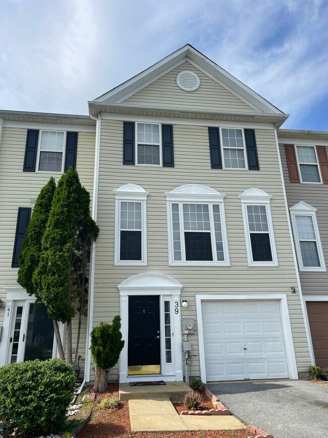 39 Lisa Dr