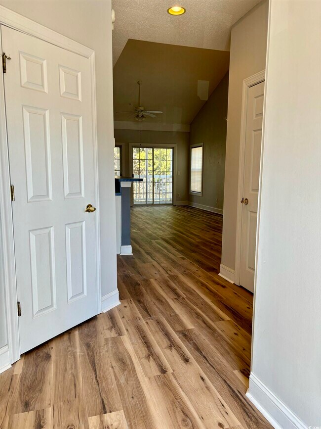 Photo - 5042 Belleglen Ct