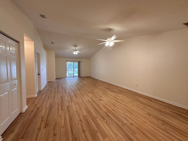 11 Clementon Ln