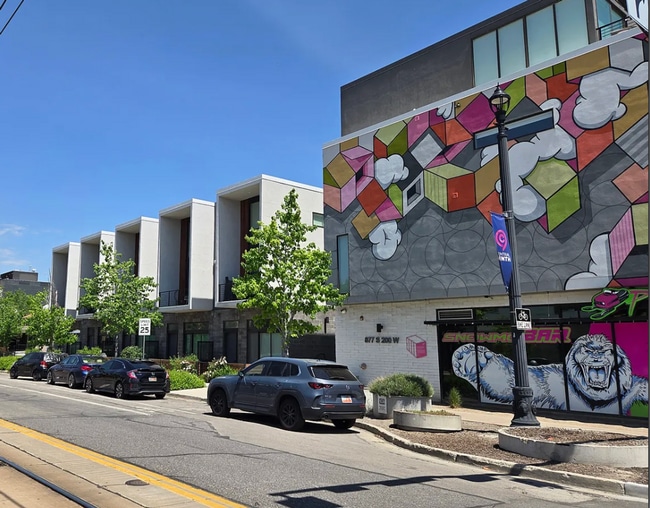 Building Photo - 877 S 200 W