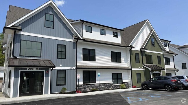 Building Photo - 1895 South Rd Unit 15 Rental