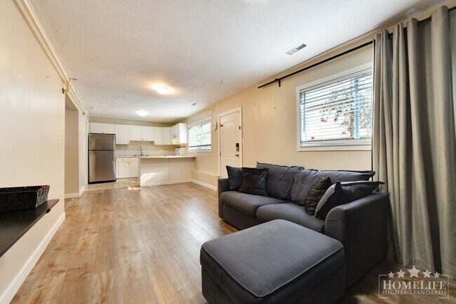 Ground-Level Unit for Rent in Langley — Utilities Included