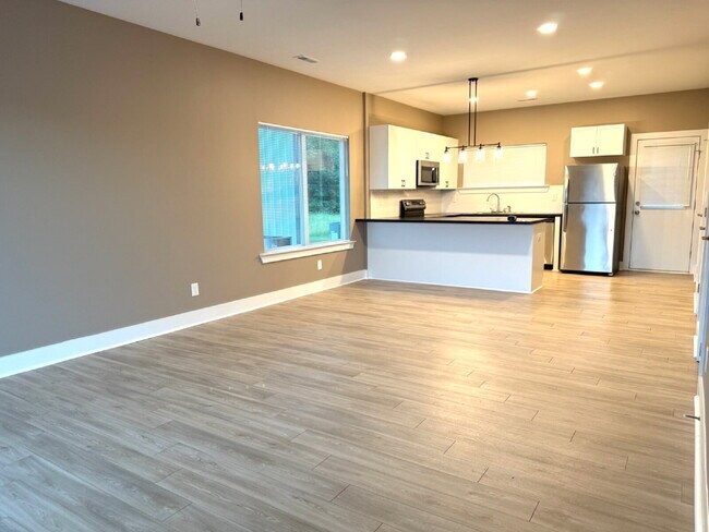 Photo - 401 Morring Rd