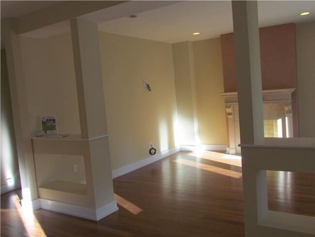 Photo - 5525 Margaretta St