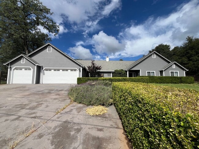 Photo - Country Living in Ranchland Acres!