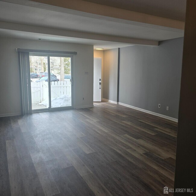 Photo - 3 Sweetgum Ln