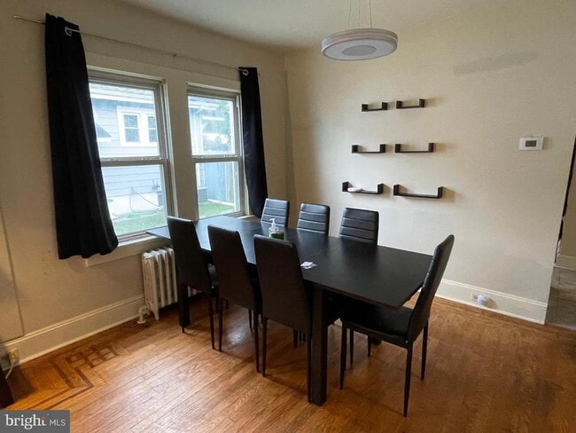 Photo - 721 Mayflower Ave