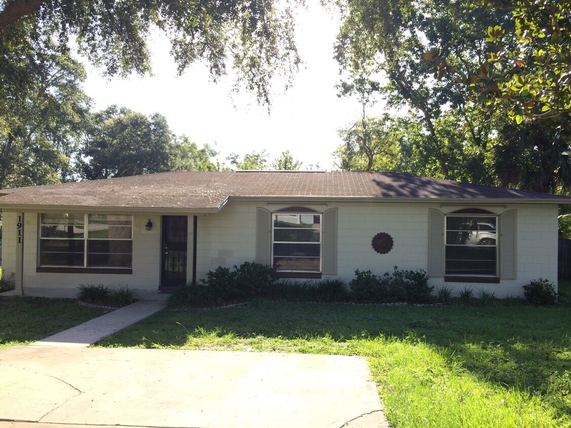 Photo - 1911 Leslie Ann Ln