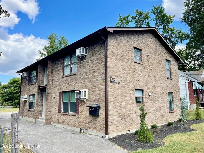 Building Photo - 129 E Wellington Ave Unit 4