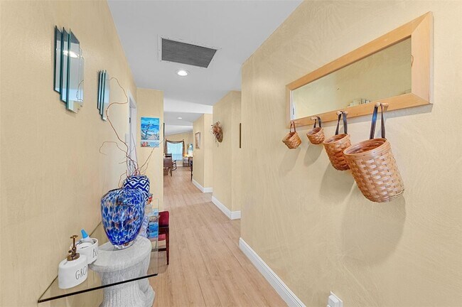 Photo - 6809 SE Yorktown Dr