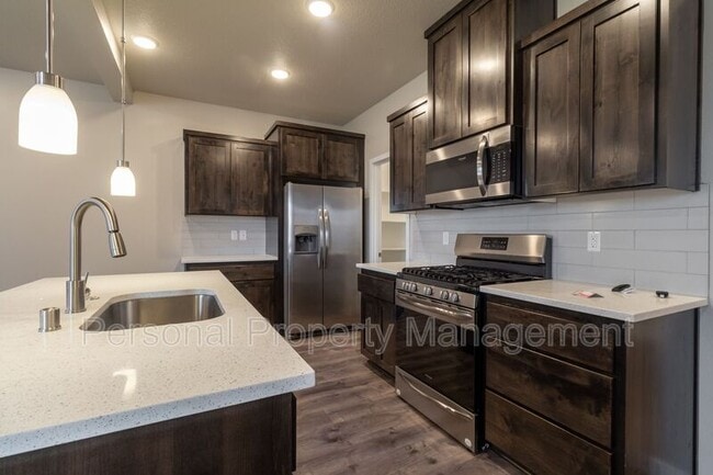 Photo - 8715 NE 43rd Pl