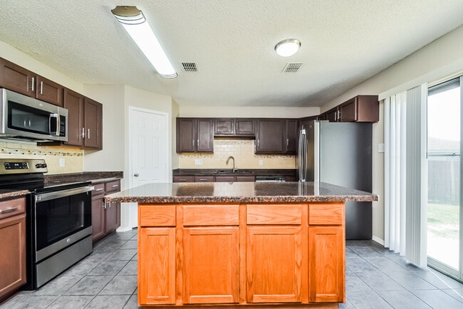 Photo - 113 Nighthawk Dr