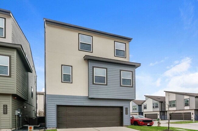 Building Photo - 18435 Idyllic Aly