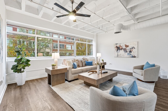Photo - 805 Peachtree St NE