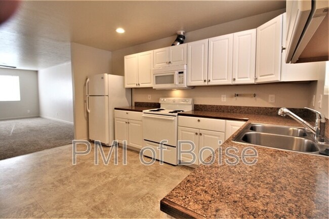 Photo - 620 10th Ave S Unit B