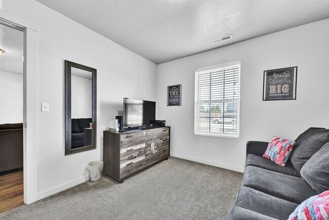 Photo - 159 W Peach Springs St Unidad SI ID1547107P