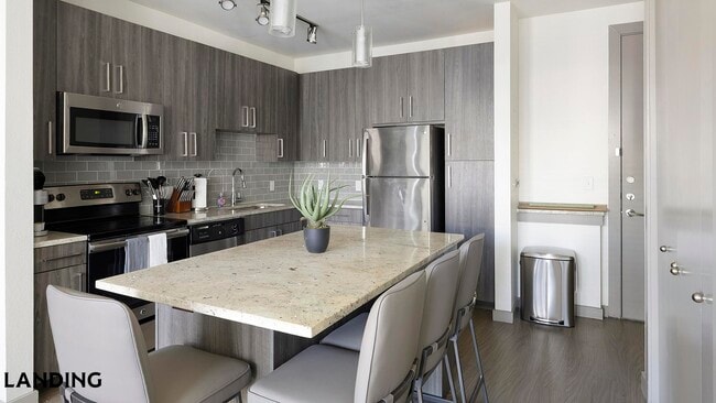 Photo - 101 S Center St Unidad 528