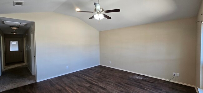 Photo - 633 Scout St