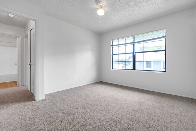 Photo - Cute 2 Bed 1 Bath Unit in Quiet Fourplex Unit 106 Ladybird B