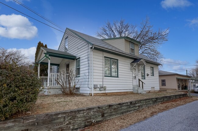 Photo - 123 N Spruce St