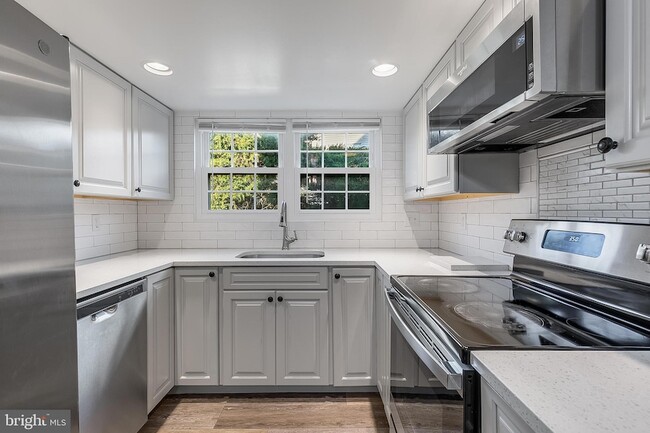 Photo - 110 Prosperity Ave SE Unit A