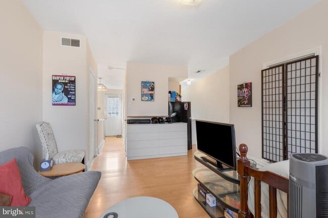 Photo - 1804 Fairmount Ave Unit 3